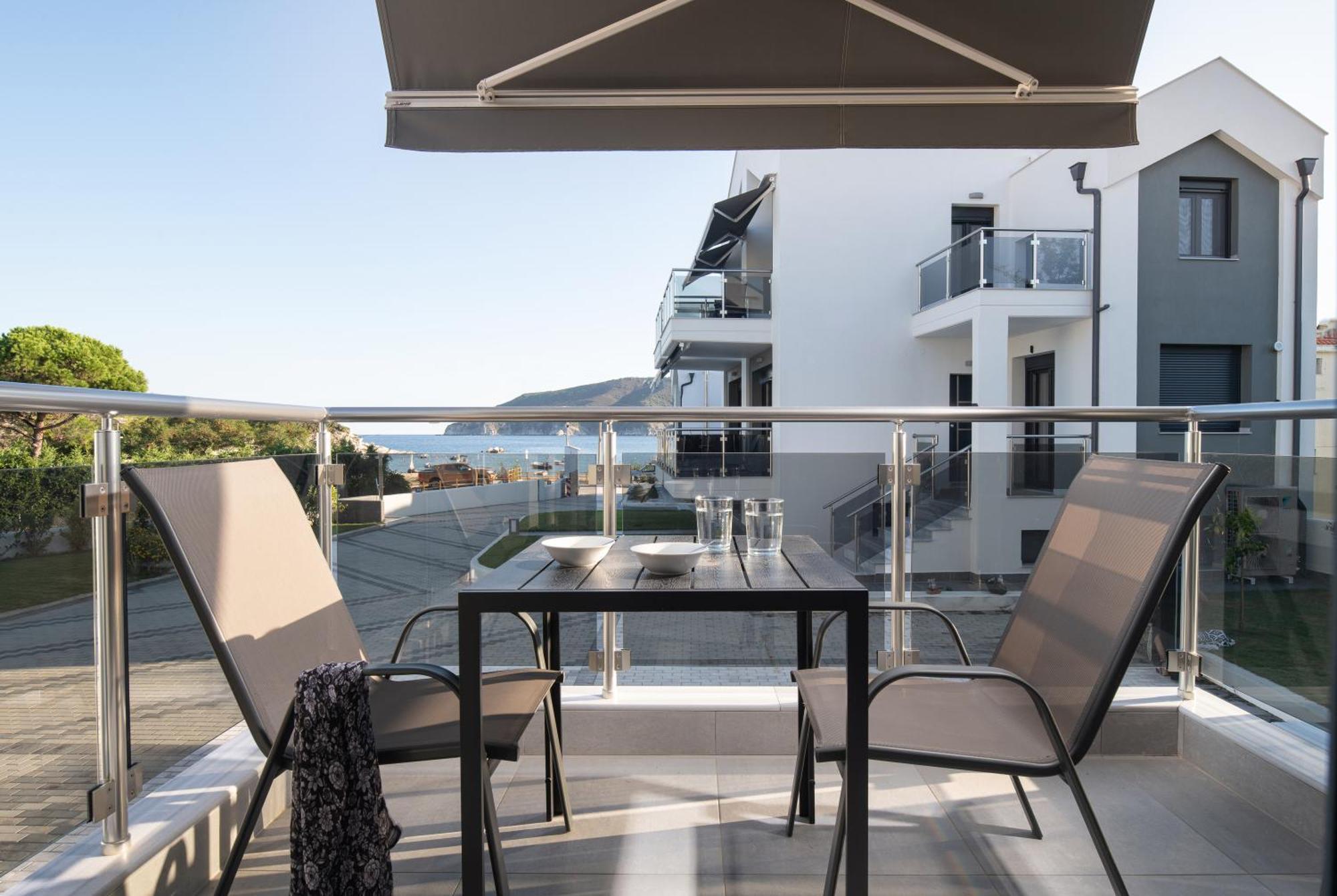 The Black Pearl Villas Kalamitsi  Exterior photo