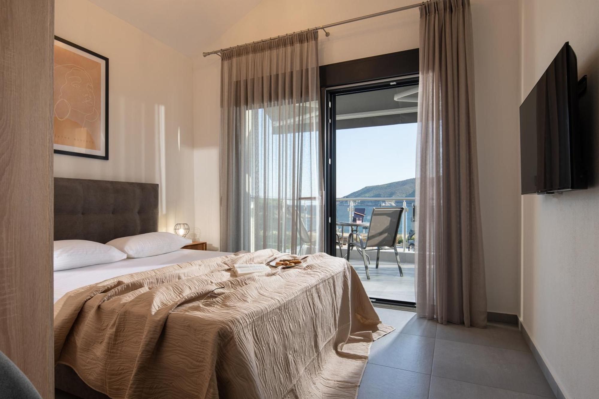 The Black Pearl Villas Kalamitsi  Exterior photo